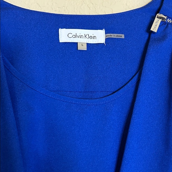 Calvin Klein Royal Blue Draped Blouse
Size L - Picture 2 of 6